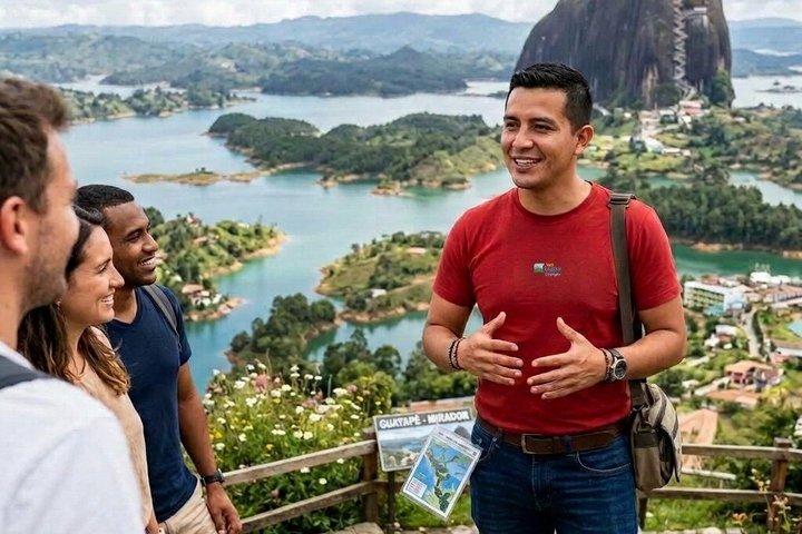 Explore Guatapé e El Peñol a partir de Medellín