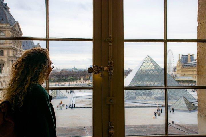 Louvre Private Tour – The Essentials and More with Expert Guide
