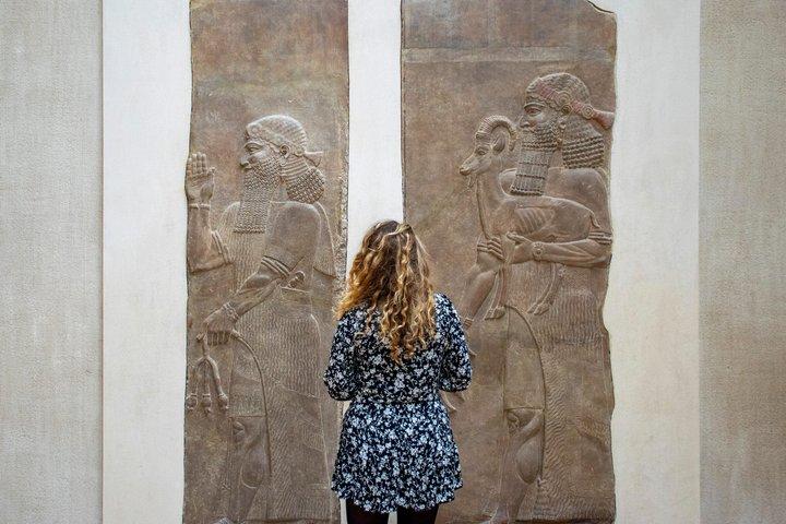 Louvre Private Tour – The Essentials and More with Expert Guide
