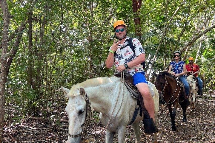 ジャングルアドベンチャーの組み合わせ：クワッドバイクと乗馬