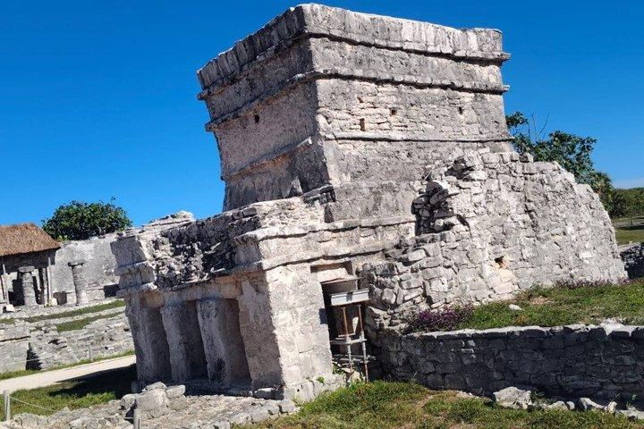 Transport to Tulum archaeological zone from Cancun round trip