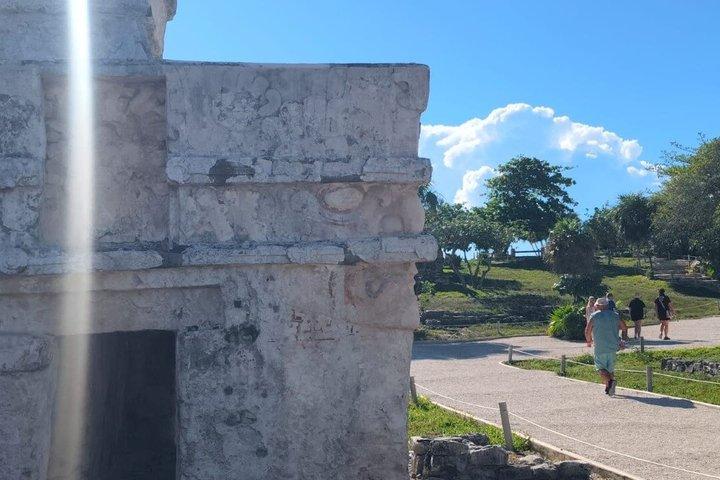 Transport to Tulum archaeological zone from Cancun round trip