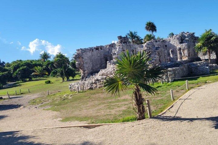 Transport to Tulum archaeological zone from Cancun round trip