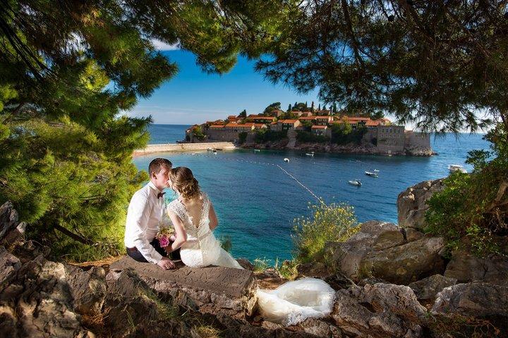 Servizio fotografico professionale privato a Budva con un locale