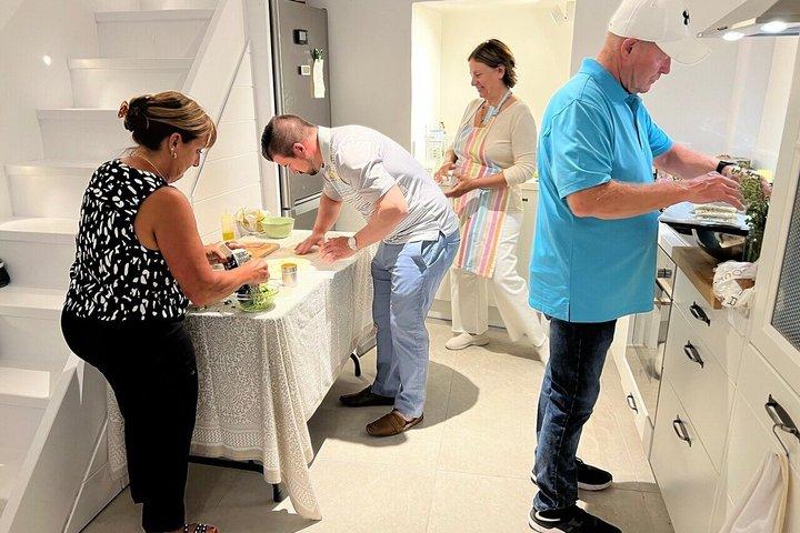 ミコノス家庭料理教室＆アンジェリーナと伝統的なギリシャ料理