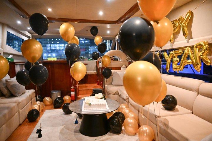 ドバイでの大晦日共有ヨットパーティー、家族向けでフレンドリー