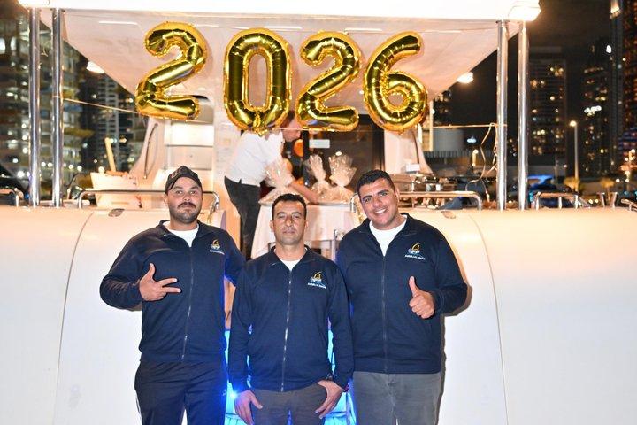ドバイでの大晦日共有ヨットパーティー、家族向けでフレンドリー
