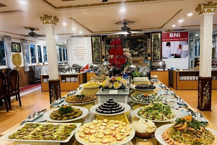 Bitexco＆Dinner Cruiseでのプライベートサイゴン