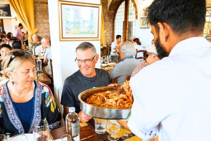 Rome : Excursion d'une journée en Toscane avec déjeuner et dégustation de vin
