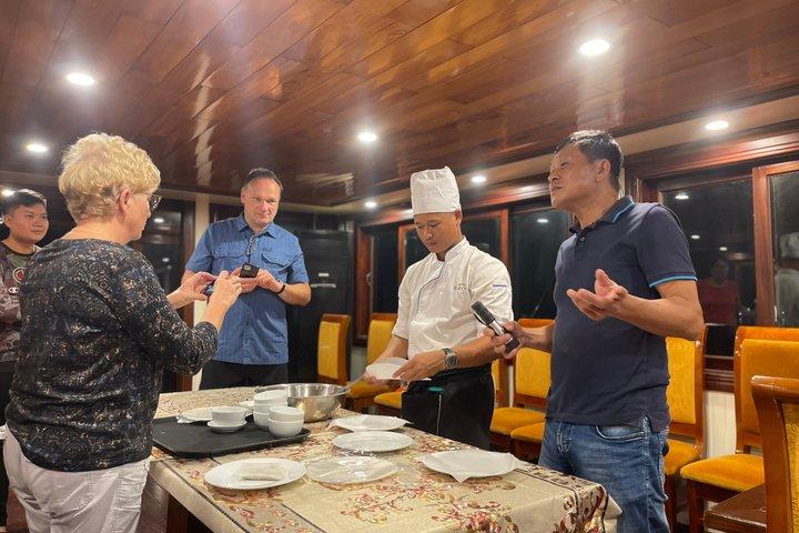 ハノイ：2日間1泊 ダイイチクルーズでランハー湾＆ヴィエタイ村へ