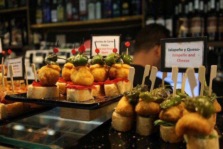 Private Tapas Walking Tour in Barcelona Modernist Area with Dinner included