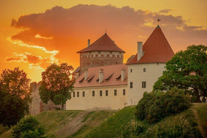Vilnius to Riga Private Sightseeing Transfer & Tour