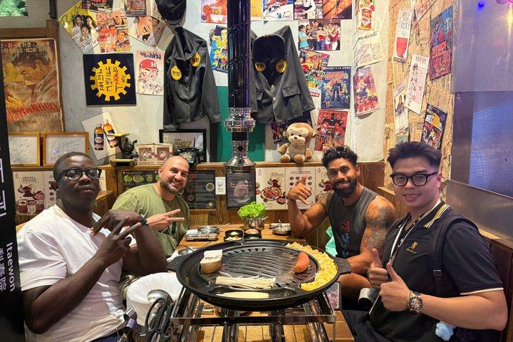 夜のサイゴンストリートフードツアー：ジープ、バイク、ベスパ、または徒歩