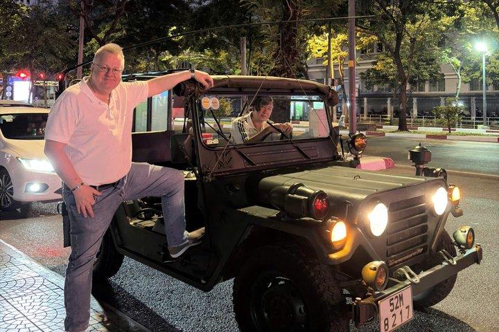 夜のサイゴンストリートフードツアー：ジープ、バイク、ベスパ、または徒歩
