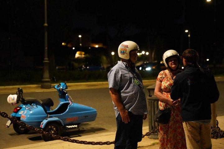 ローマのベスパサイドカー：コロッセオ、オレンジガーデン＆アヴェンティーノの鍵穴