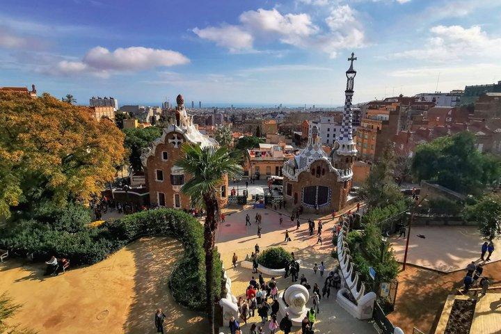 バルセロナ1日：サグラダファミリア、グエル公園、旧市街＆ピックアップ
