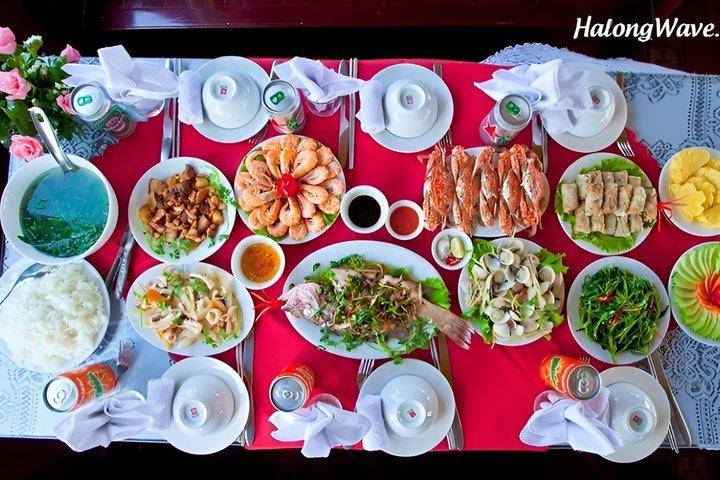 ハノイ発 ハロン湾午前クルーズ 昼食・日本語ガイド付き