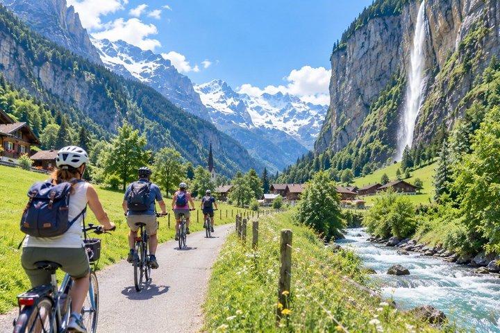 From Interlaken: Lauterbrunnen Valley Bike Tour with Swiss Picnic
