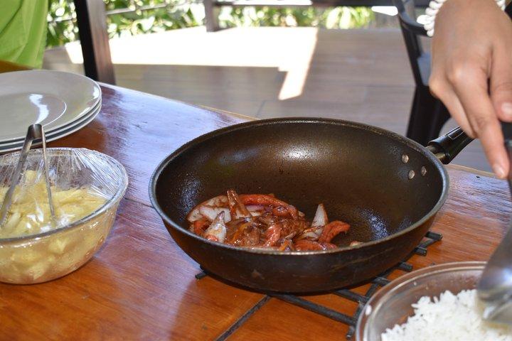 アレキペーニョ料理教室とサン カミロ市場
