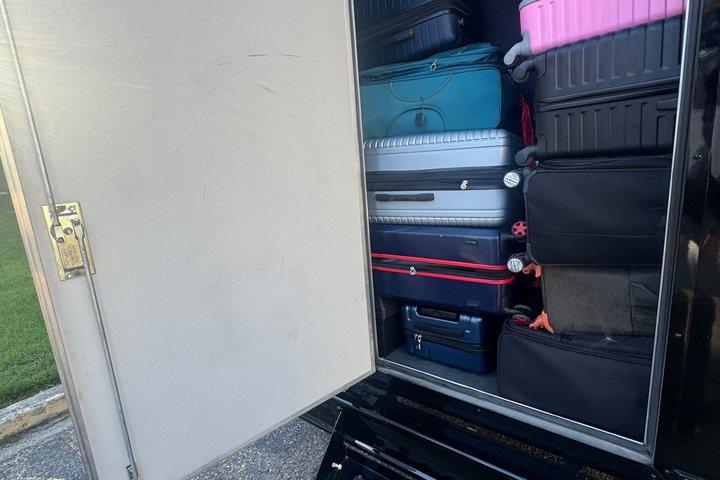 Private Group Transportation for Airports, Beaches & Day Trips