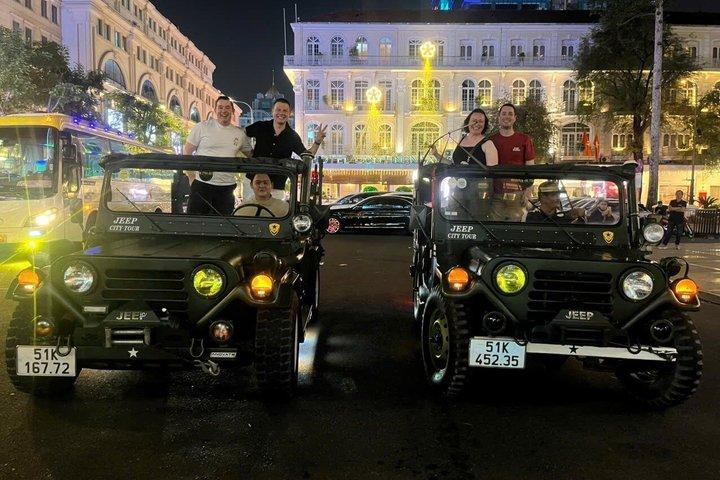夜のサイゴンストリートフードツアー：ジープ、バイク、ベスパ、または徒歩