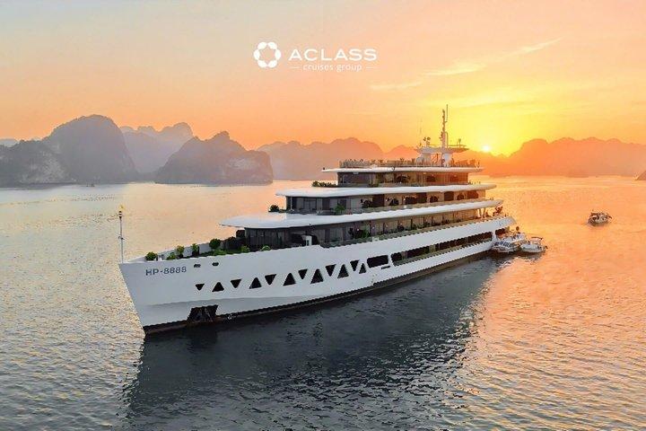 エリート・オブ・ザ・シーズ VIPヨット 2日間ハロン湾クルーズ(ハノイ発)