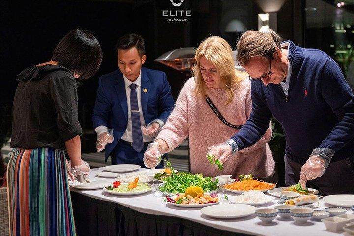 エリート・オブ・ザ・シーズ VIPヨット 2日間ハロン湾クルーズ（ハノイ発）