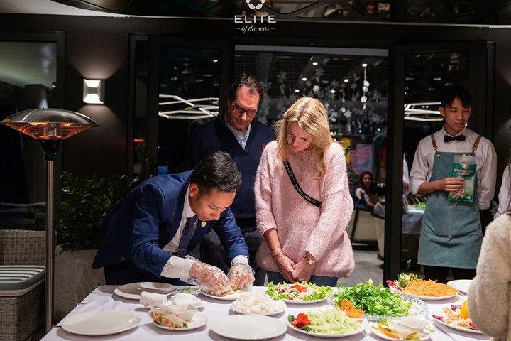 エリート・オブ・ザ・シーズ VIPヨット 2日間ハロン湾クルーズ（ハノイ発）