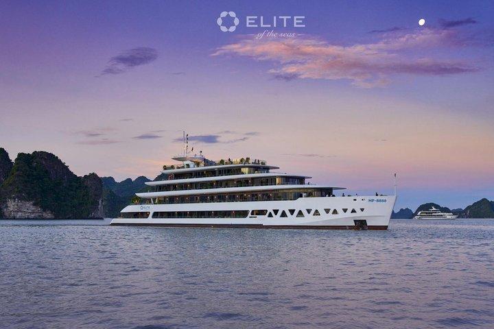 エリート・オブ・ザ・シーズ VIPヨット 2日間ハロン湾クルーズ（ハノイ発）