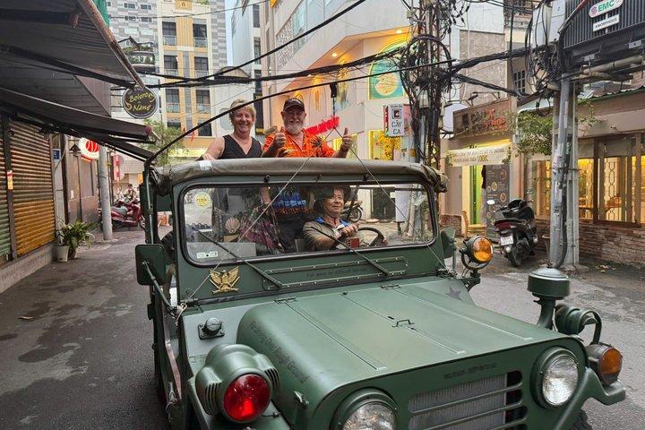 米軍ジープによるサイゴンフードツアー：戦争博物館、チャイナタウン、バンカー