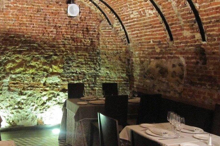 Madrid Premium Private Tapas & Wine Experience