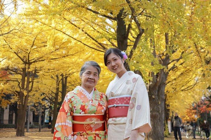 Private Kimono- & Foto-Erfahrung mit einem in Tokio ausgebildeten Stylisten