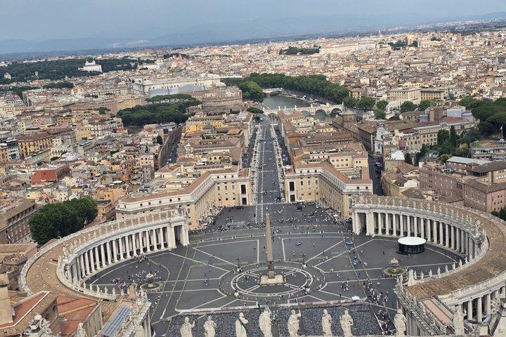 Rome St. Peter's Basilica Tour with exclusive Underground Access