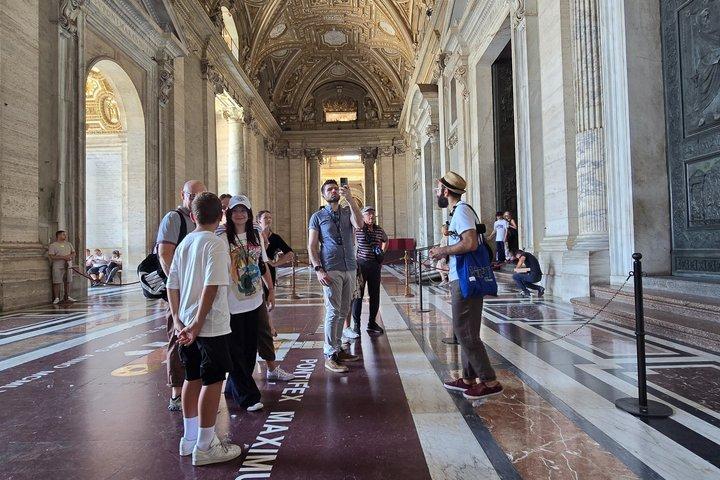 Rome St. Peter's Basilica Tour with exclusive Underground Access