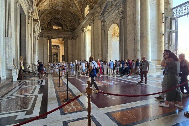 Rome St. Peter's Basilica Tour with exclusive Underground Access