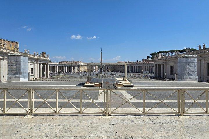 Rome St. Peter's Basilica Tour with exclusive Underground Access