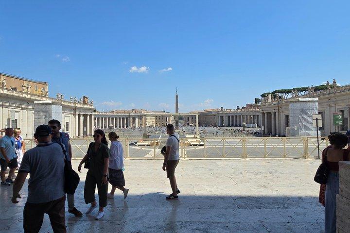 Rome St. Peter's Basilica Tour with exclusive Underground Access