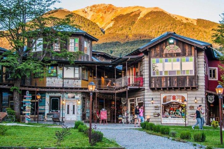 Bariloche Circuito Chico Trekking and Colonia Suiza Tour