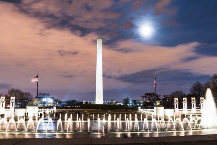 Washington DC Night Tour: ICONIC Landmarks, Monuments SMALL GROUP