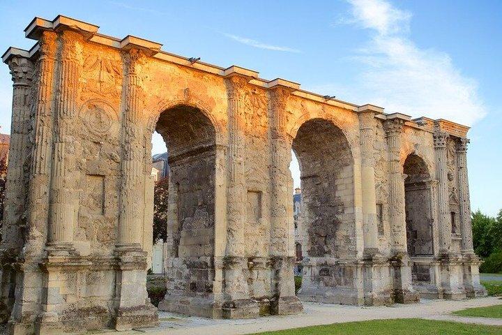 ランスの旅：紛争、王家の遺産、シャンパーニュ