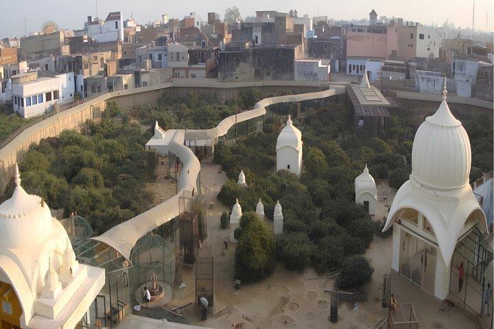 ダスク・バンケ・ビハリ寺院、ニディヴァン、ヤムナ・アーティのヴリンダーヴァン