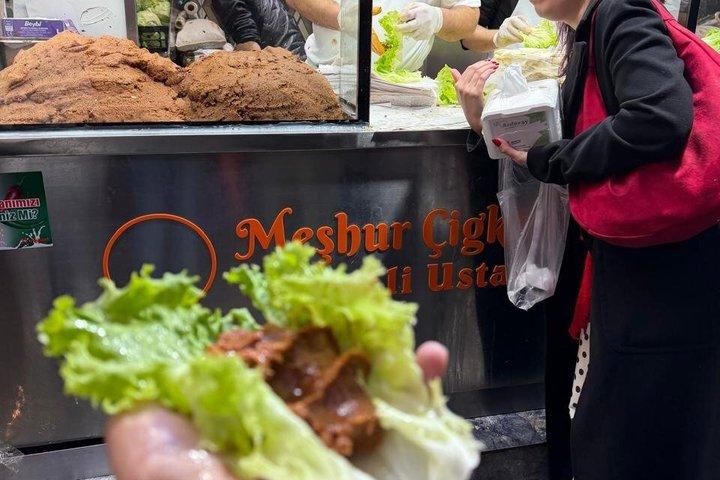 イスタンブールの味：屋台料理ツアーと地元のお気に入り