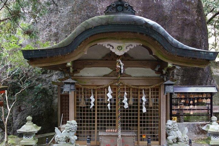 岩船神社 大阪バスツアーを探索する