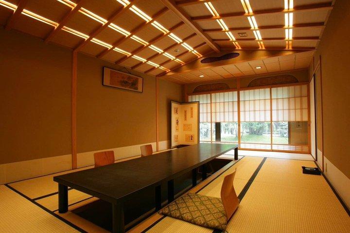 京都プライベートツアー：着物、酒、弓道、懐石、伏見稲荷