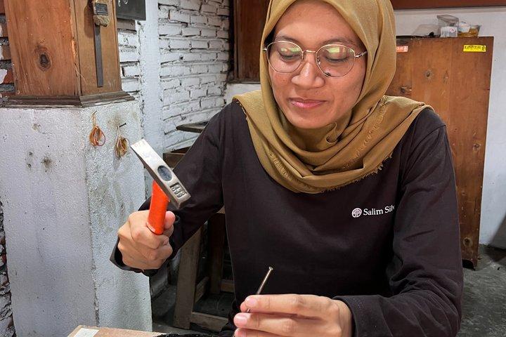 Authentic Javanese Jewelry Making Class in Kotagede