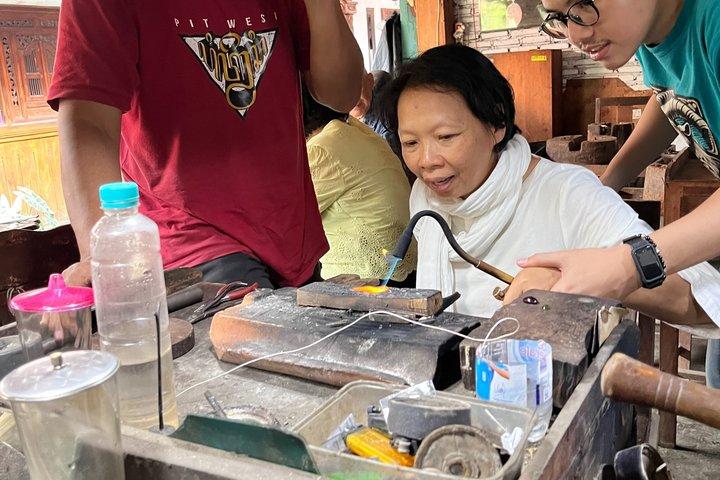 Authentic Javanese Jewelry Making Class in Kotagede