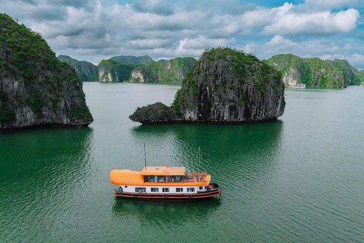2 Days 1 Night Lan Ha, Ha Long Bay Tour With Licensed Guide