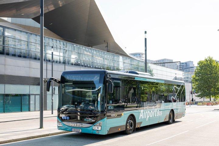 ウィーン空港バス：ウィーンへの便利な送迎