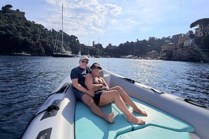 ボートで行くポルトフィーノ：イタリアのリビエラの中心への旅