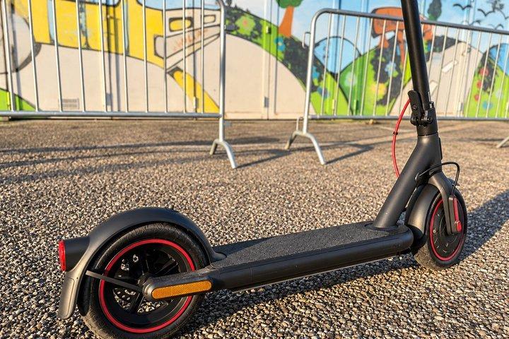 グダニスクEスクーターツアー：旧市街＆造船所ガイド付き（1.5時間または3.5時間）